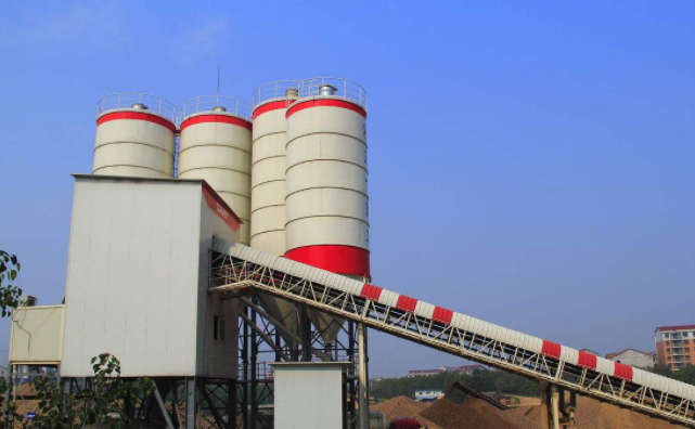 ���型混凝土搅拌站适用于哪些场�? class=